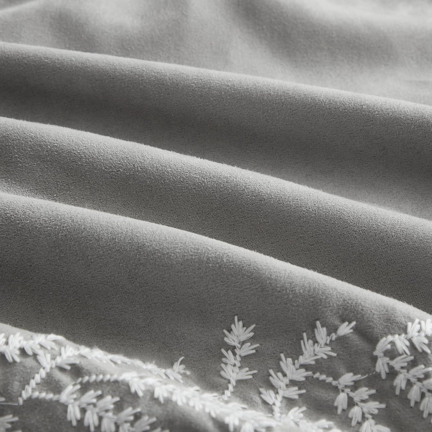 Embroidered Faux Suede Comforter Set – Soft & Cozy Luxury Bedding for a Stylish Bedroom
